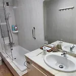 Piso Muy Luminoso Y Centrico 1d Apartman