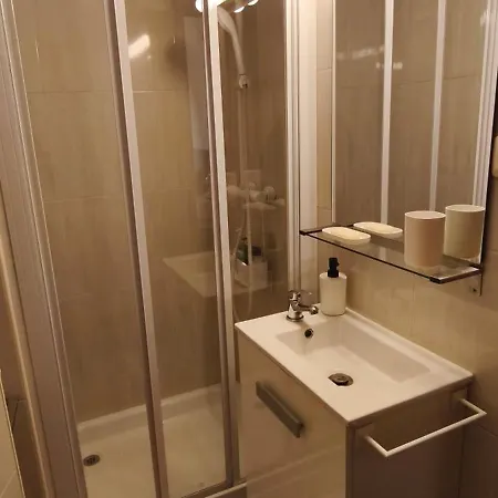 Apartman Piso Muy Luminoso Y Centrico 1d *